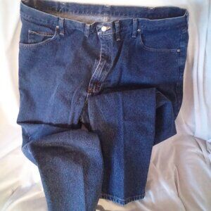 Men's 44 x 30 Relaxed Fig Wrangler Jeans